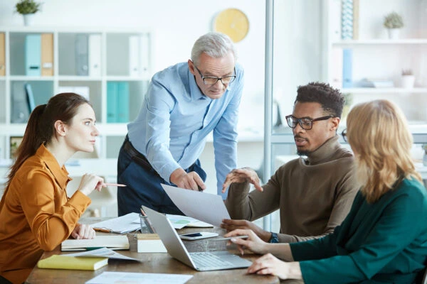 Amazon DSP advertising experts managing programmatic display campaigns to reach targeted audiences and boost brand visibility.